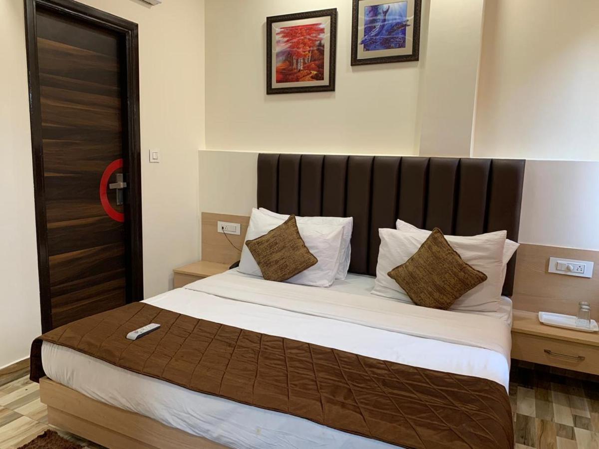 אמריצר Hotel Heaven View - 50M From Golden Temple מראה חיצוני תמונה