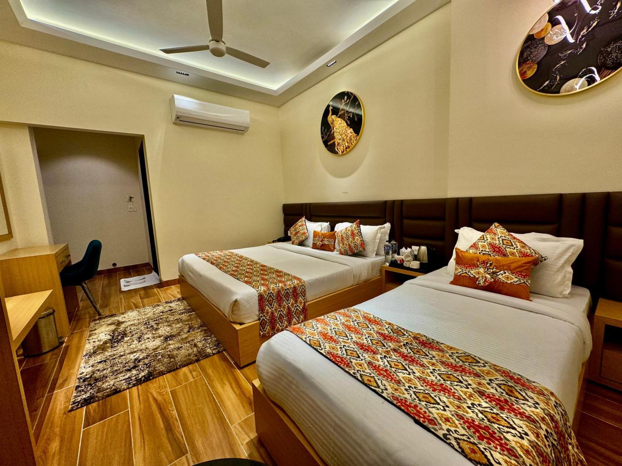 אמריצר Hotel Heaven View - 50M From Golden Temple מראה חיצוני תמונה