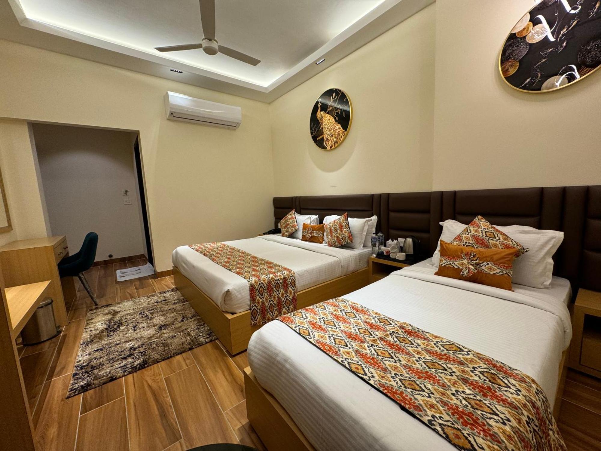 אמריצר Hotel Heaven View - 50M From Golden Temple מראה חיצוני תמונה
