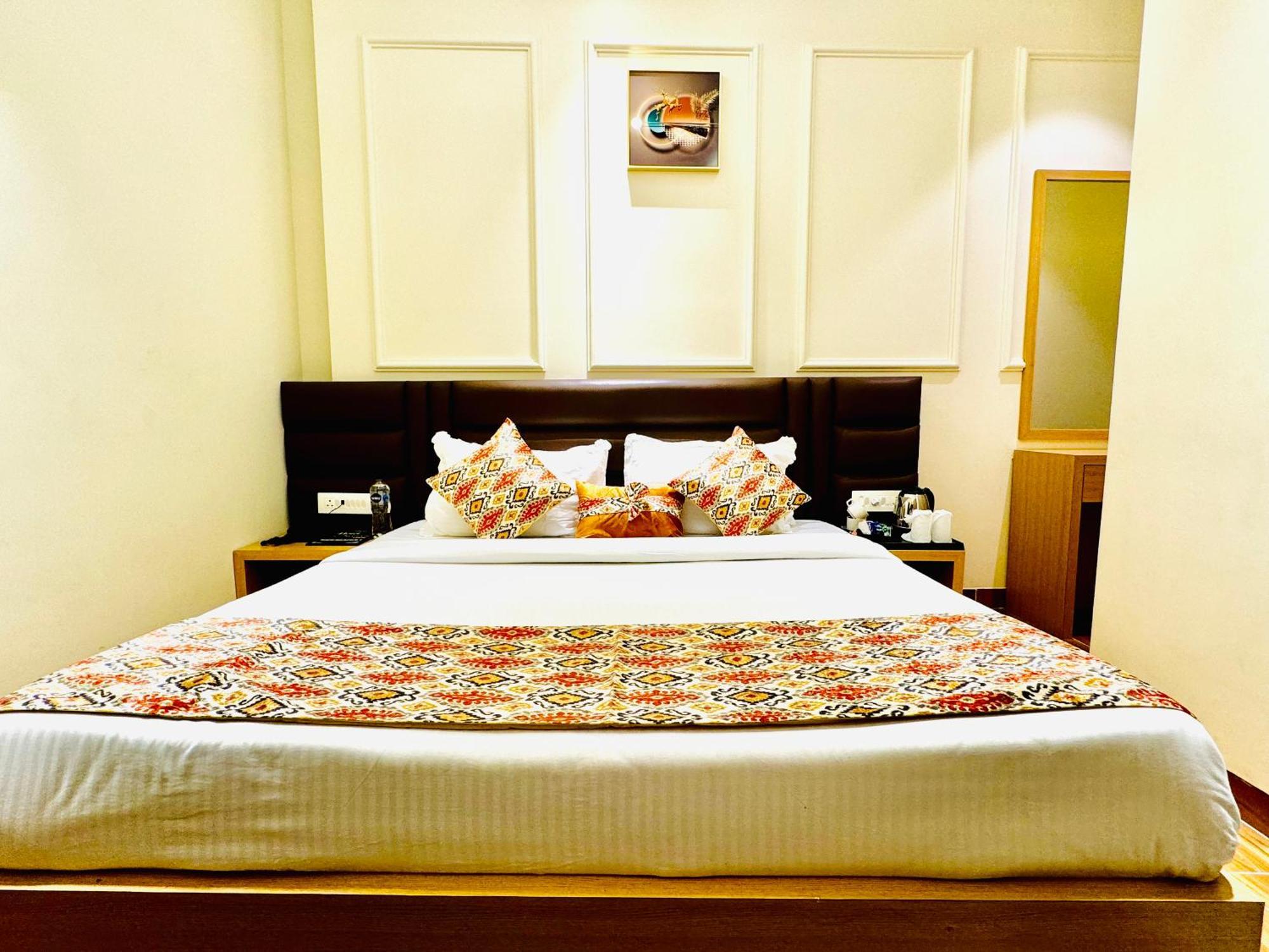 אמריצר Hotel Heaven View - 50M From Golden Temple מראה חיצוני תמונה